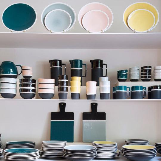 L'artisanat d'exception : Jars, le céramiste du Sud de la France, et sa collaboration avec Maison Sarah Lavoine pour la collection Sicilia